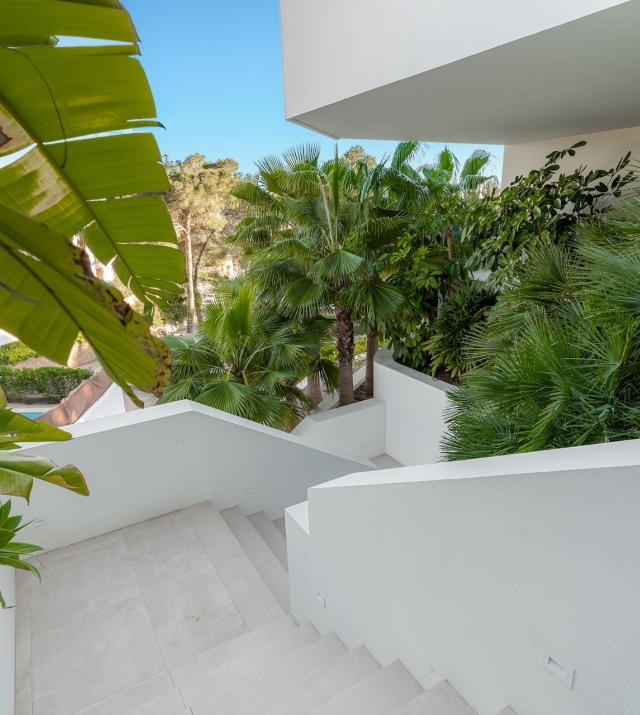 Resa Estates luxury vila Can Furnet modern Villa moderna stairs extedrior.jpg